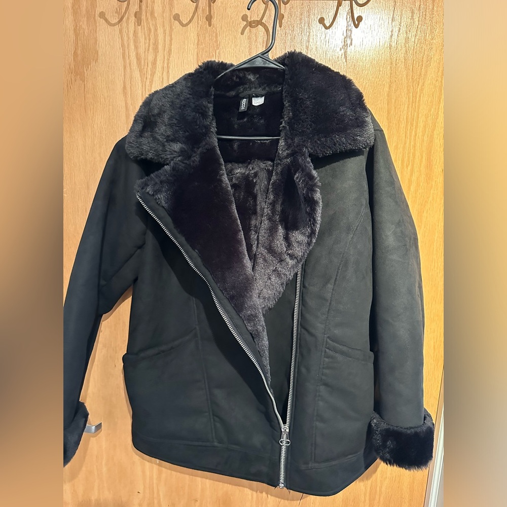 Women’s Divided (H&M) oversized faux suede black moto coat, size Large